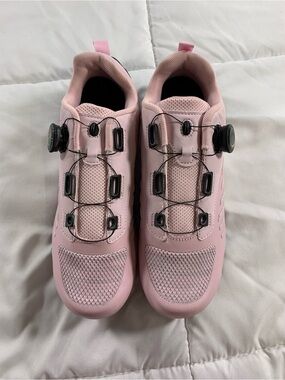 Preloved ZHENSI Women's Cycling Shoes and attachments size 10